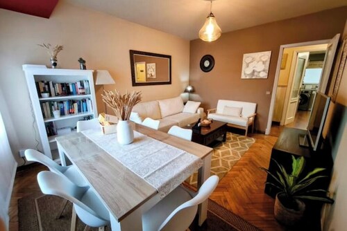 Centrally located and very bright apartment 1°C