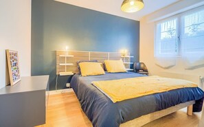 3 bedrooms, travel cot, WiFi
