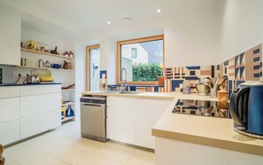 Fridge, microwave, oven, stovetop - Sublime maison de famille - Plages & sérénité (Larmor-Plage)