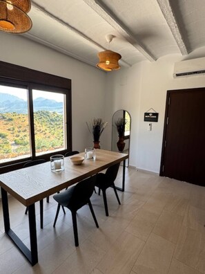 Dining - Casa Rosa, Sierra de Cadiz (El Gastor)