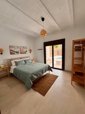 Iron/ironing board, Internet, bed sheets - Casa Rosa, Sierra de Cadiz (El Gastor)