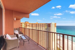 Apartment, Mehrere Betten, Balkon, Meerblick (Shores of Panama 2211) | Ausblick vom Zimmer