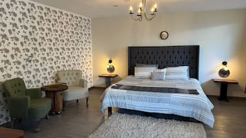 Bügeleisen/Bügelbrett, Internetzugang, Bettwäsche