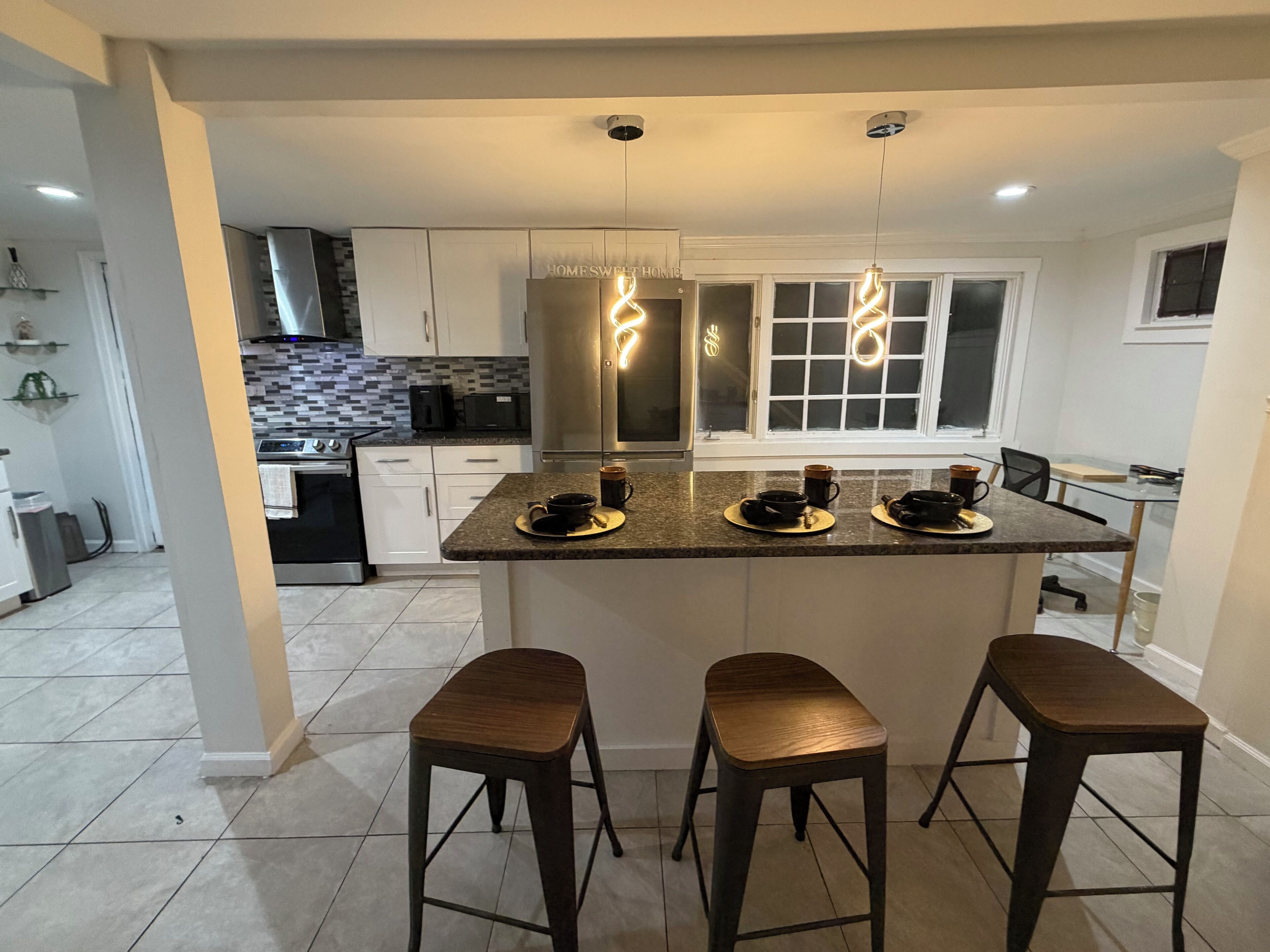 Microwave, oven, coffee/tea maker, blender