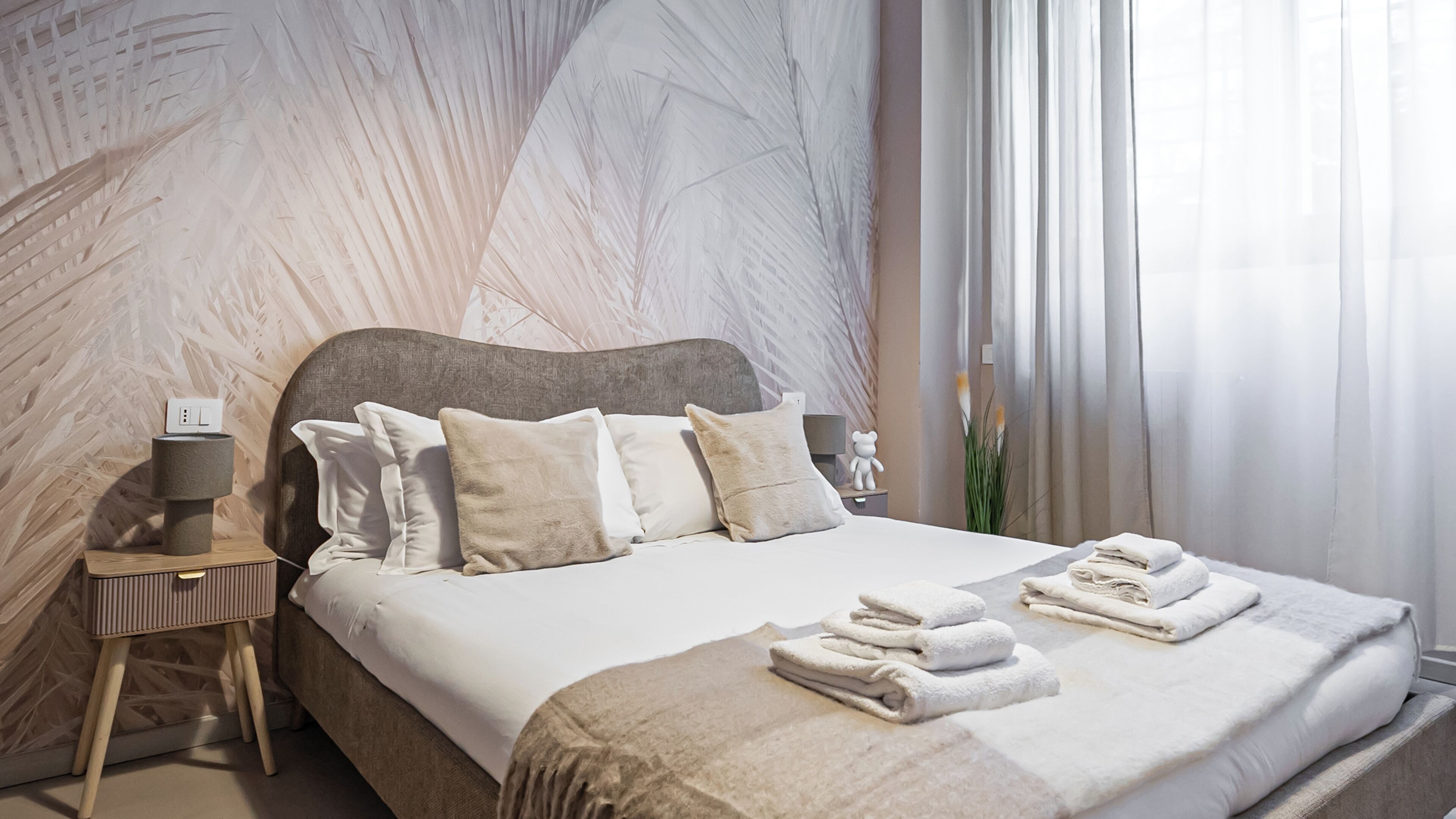 Iron/ironing board, free WiFi, bed sheets