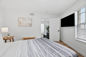 1 habitación, tabla de planchar con plancha, wifi gratis y ropa de cama 