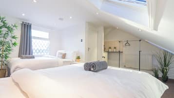 Iron/ironing board, WiFi, bed sheets