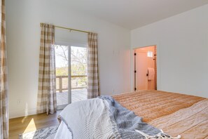 3 bedrooms, free WiFi, bed sheets