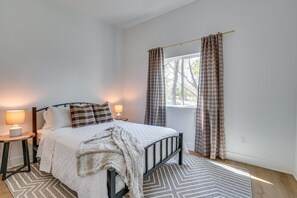 3 bedrooms, free WiFi, bed sheets - Lakeview 3-bedroom House on Table Rock Lake (Eagle Rock)