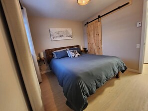 Strykejern/-brett, wi-fi og sengetøy