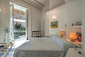 Iron/ironing board, free WiFi, bed sheets - Vrbo Property (Anacapri)