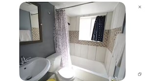 Bathroom - Comfortable two bedroom with plenty of space for the family! (Dayton)