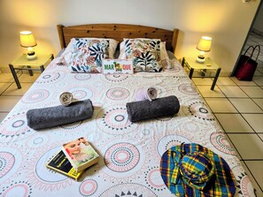 Coffres-forts dans les chambres, fer et planche à repasser