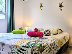 2 chambres, coffres-forts dans les chambres, fer et planche Ă repasser