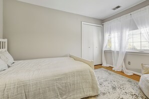 4 habitaciones, tabla de planchar con plancha y wifi gratis