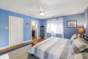 4 bedrooms, iron/ironing board, free WiFi, bed sheets