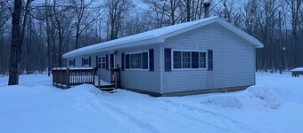 3-bedroom house in Presque Isle perfect for your up north getaway