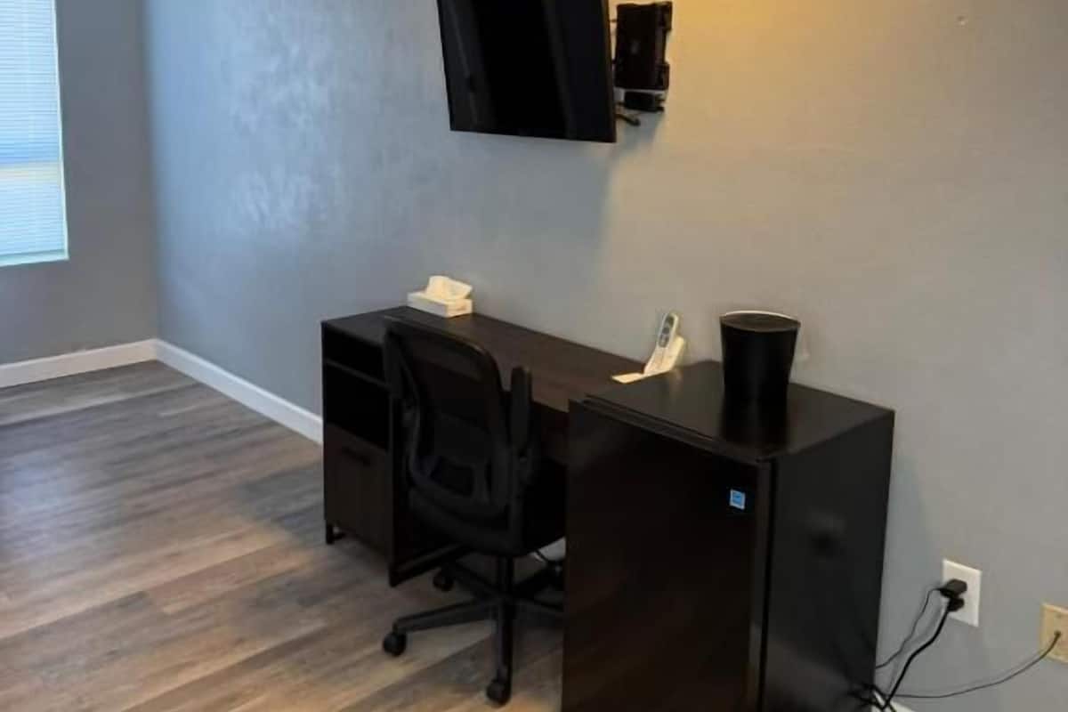 Double Room, 1 Queen Bed | Interior