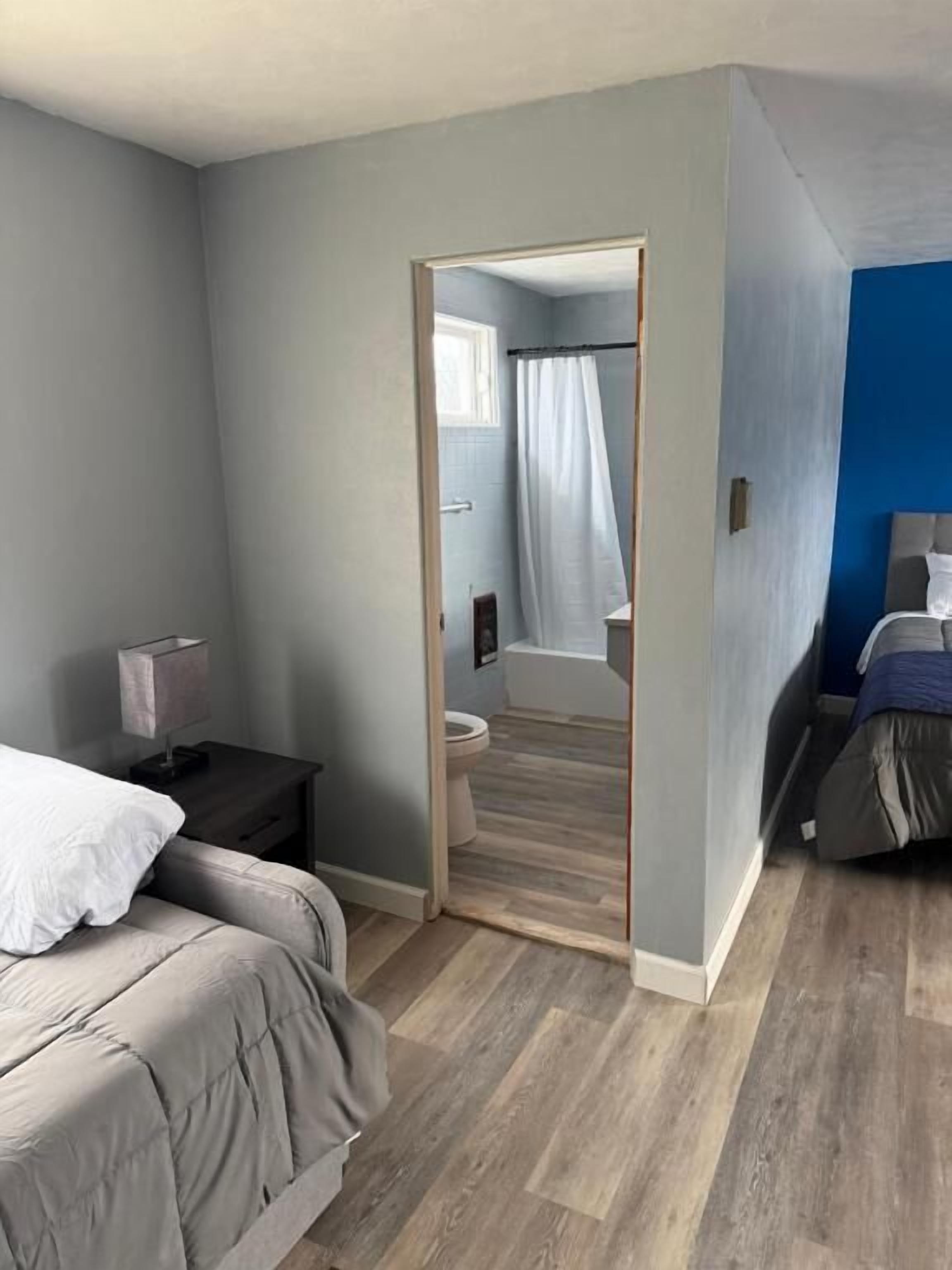 スタンダード スイート | デスク、ノートパソコン用作業スペース、WiFi (無料)