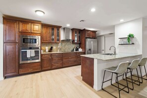 Fridge, microwave, oven, stovetop - Refreshing Pool • Hot Tub • Game Room • Sleeps 8 (Scottsdale)