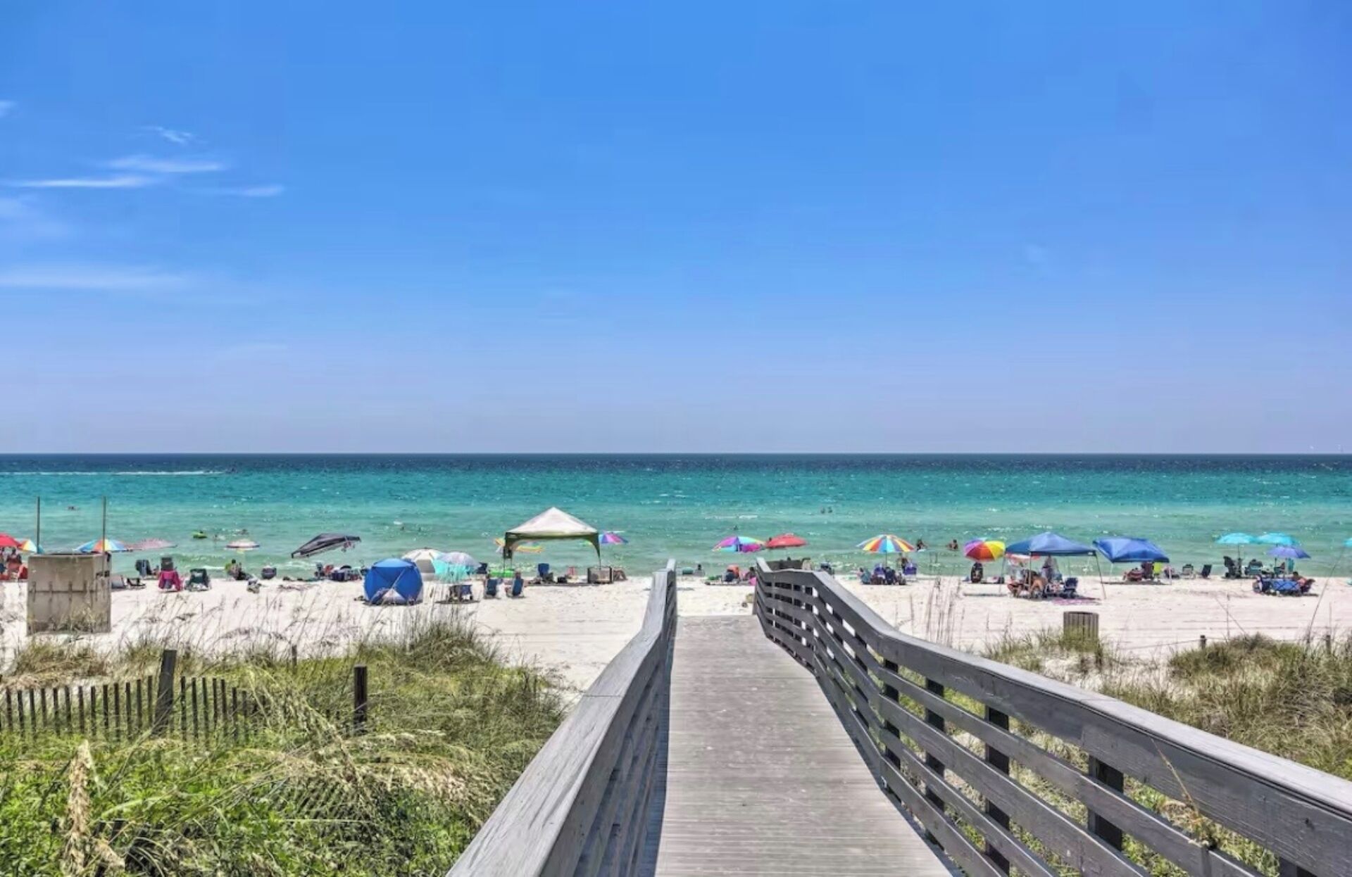 Una spiaggia nelle vicinanze