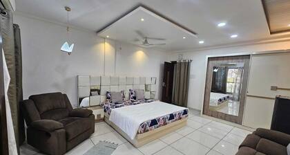 Cozy 1-bedroom fabulous studio in Indore with all amenities.