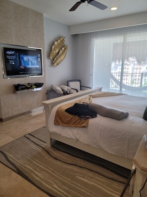 7 bedrooms, in-room safe, iron/ironing board, WiFi - Cancun luxury resort with multiple pools, spa and 4 restaurants on-site. (Cancun)