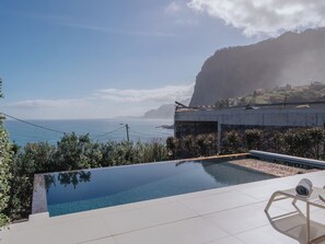 Pool - Villa Guindaste II – Luxury with Pool & Sea View (Faial)