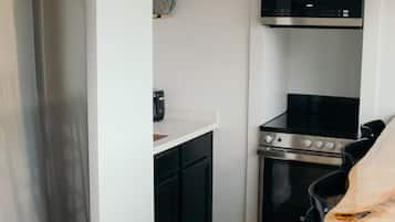 Comfort Double Room, Ensuite, Lake View (Kitchenette ) | Interior