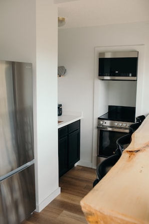 Comfort Double Room, Ensuite, Lake View (Kitchenette ) | Interior - Outbounder (Bayfield)