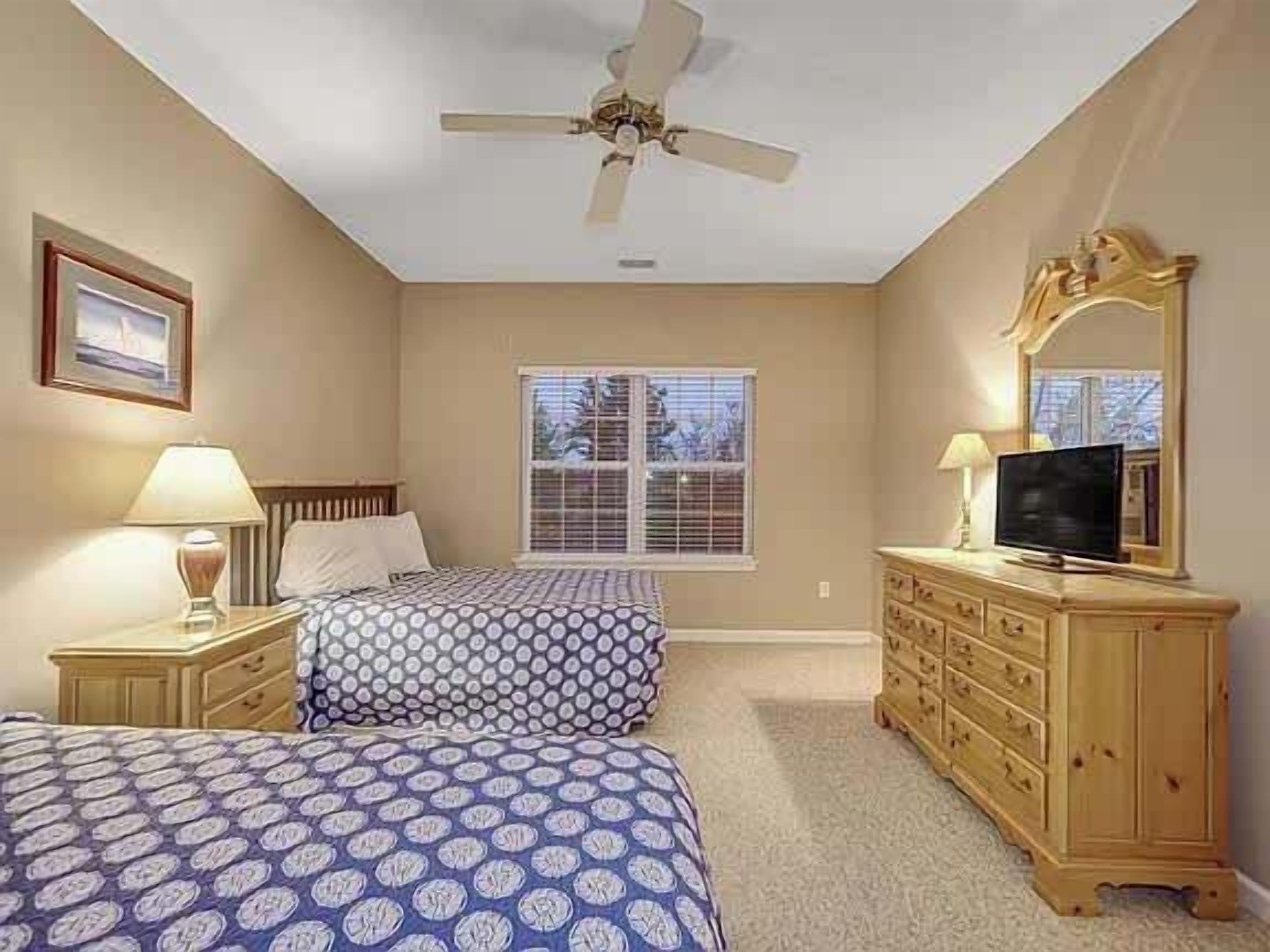 3 chambres, fer et planche à repasser, Wi-Fi, literie fournie