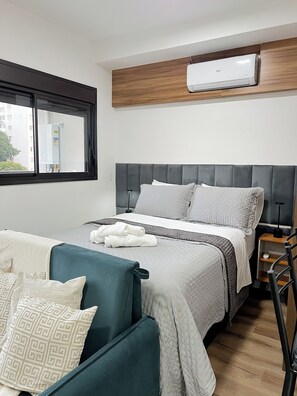 WiFi, bed sheets - Furnished studio apartment near the US Consulate, Interlagos, Morumbi Shopping Mall, and Brooklin metro station. (São Paulo)