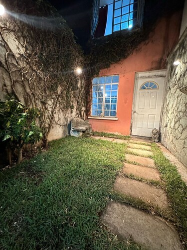 Charming 1-bedroom building in vibrant Ciudad de Guatemala