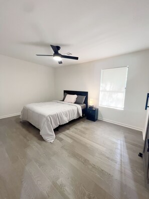 Room - Adorable 2-bedroom bungalow with AC in wonderful Decatur (Decatur)