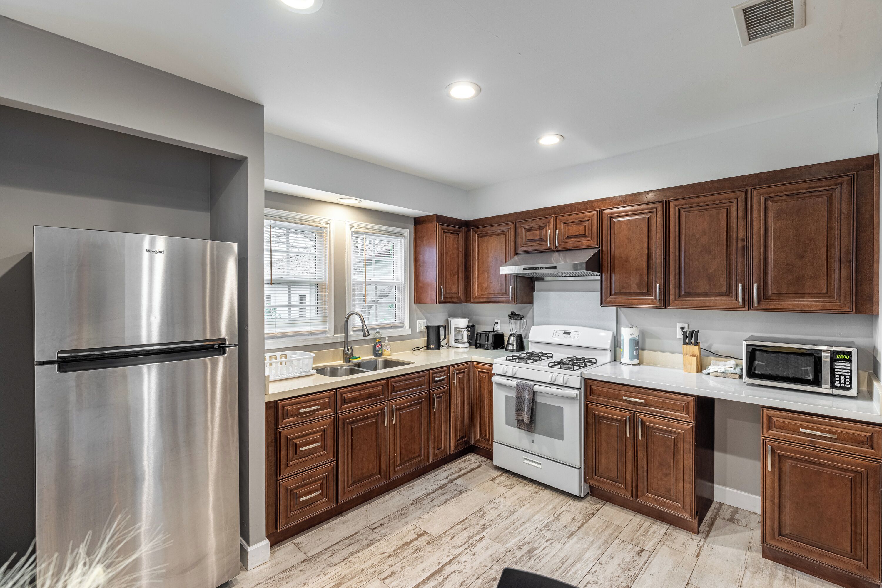 Mikrobølgeovn, ovn og kokeplater