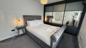 6 bedrooms, iron/ironing board, free WiFi, bed sheets