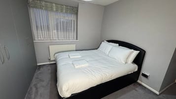 6 chambres, fer et planche à repasser, Wi-Fi gratuit, draps fournis