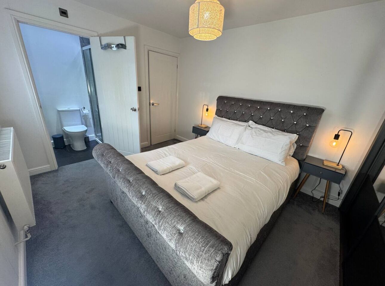 6 soverom, strykejern/-brett, wi-fi (inkludert) og sengetøy