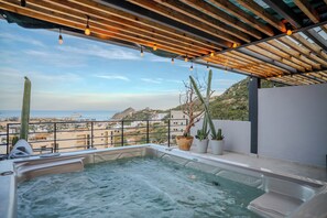 Outdoor spa tub - Penthouse Private Rooftop Jacuzzi • 24/7 Concierge (Cabo San Lucas)