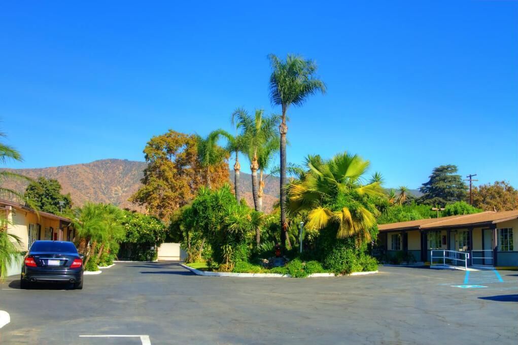 المنطقة المحيطة بالمنشأة