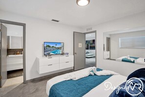 Iron/ironing board, WiFi, bed sheets - Modern condo w/pool & patio (Deerfield Beach)