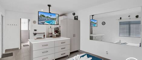 Fer et planche Ă repasser, Wi-Fi, draps fournis