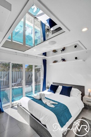 Iron/ironing board, WiFi, bed sheets - Private house w/pool view & patio (Deerfield Beach)