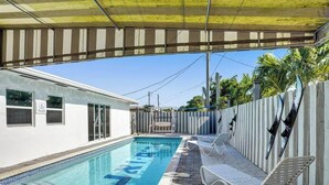 Pool - Cozy studio w/pool & patio minutes from beach (Deerfield Beach)