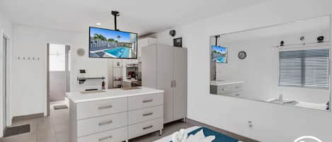 Fer et planche Ă repasser, Wi-Fi, draps fournis