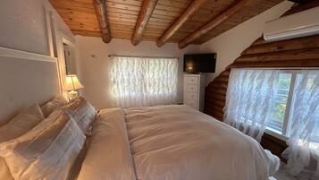 Iron/ironing board, bed sheets