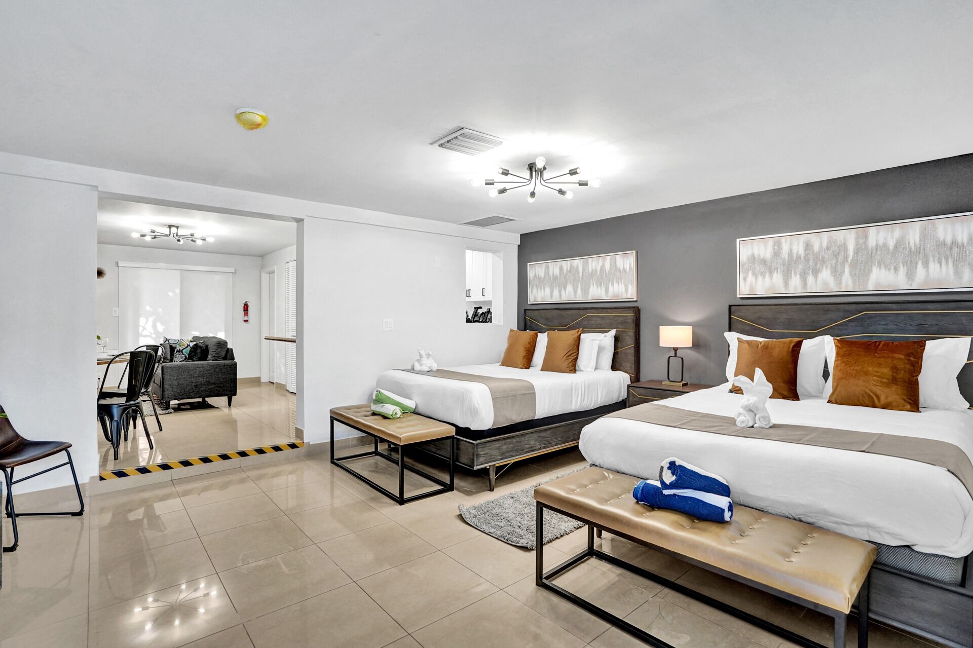 Iron/ironing board, WiFi, bed sheets