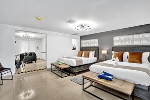 Iron/ironing board, WiFi, bed sheets - Studio apt w/ pool & steps to beach (Pompano Beach)