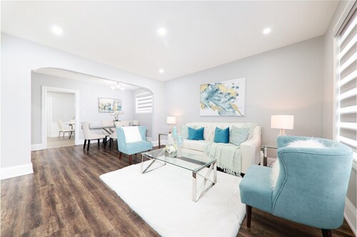 Entire House in Whitchurch-Stouffville, Canada