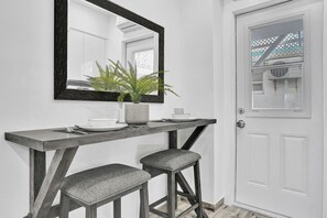 Towels - Cozy 2BR aparthotel near hollywood boardwalk (Hollywood)